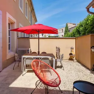  Hébergement de vacances Maison De Village Façon Loft, Avec Cour Et Airco, Dans Le Centre Historique