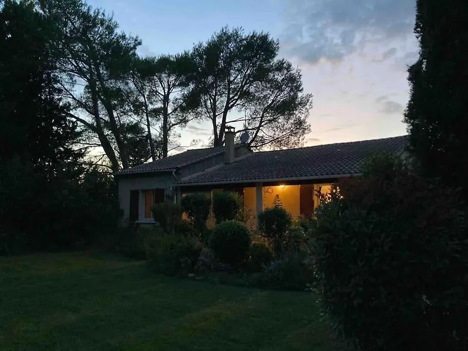 Villa Yvette L'Isle-sur-la-Sorgue 0*,  France