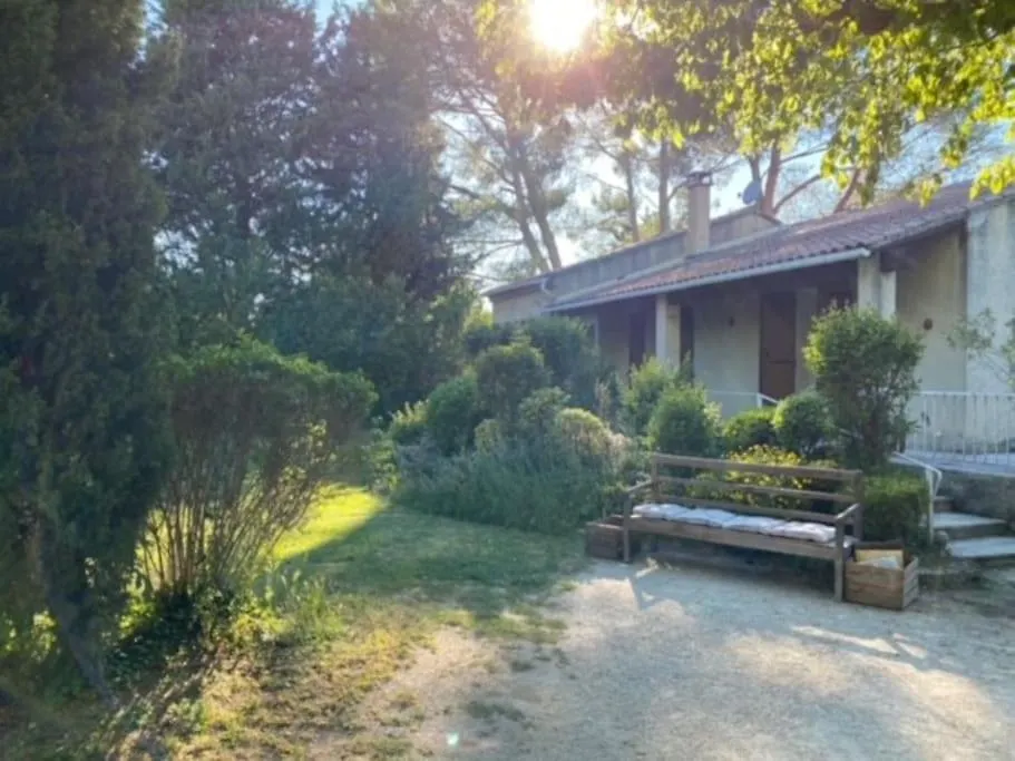 Villa Yvette L'Isle-sur-la-Sorgue 0*,  France