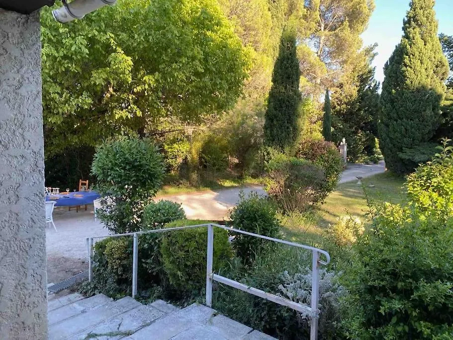 Villa Yvette L'Isle-sur-la-Sorgue 0*,